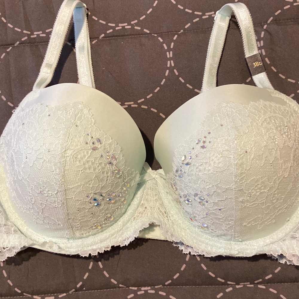 Victoria’s Secret bra